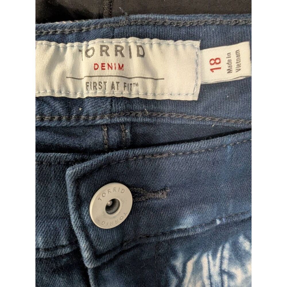 Sz 18 Torrid Tie Dye Denim Cutoff Jean Shorts - Picture 6 of 6